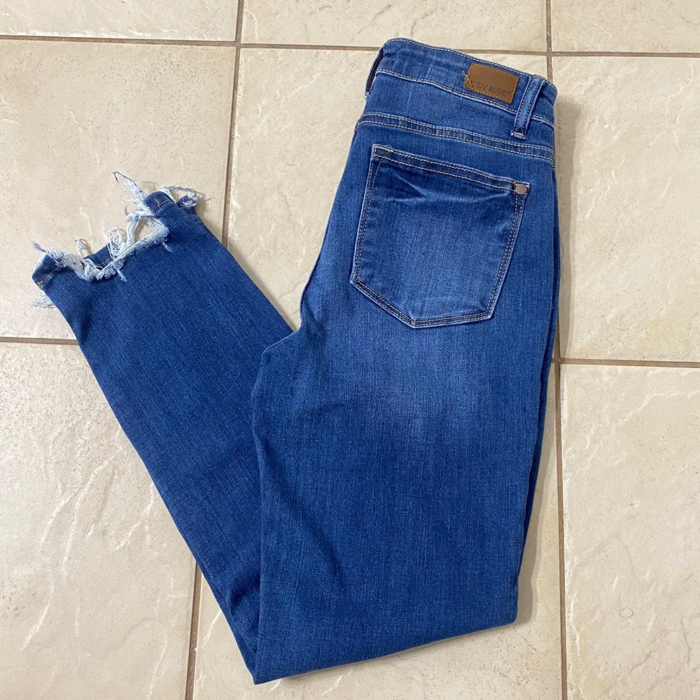 Judy Blue Relaxed Fit High Waist Skinny Jeans Medium Wash Distressed RawHem 3/26
